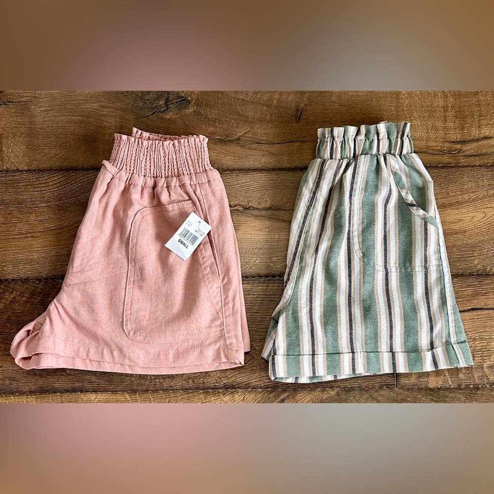 GIRLS HIGH RISE SMOCKED WAIST SHORTS
SIZE: (L14) (SM)